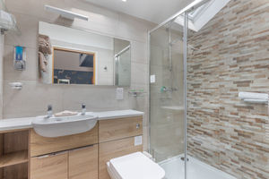 Photo 25- click for photo gallery